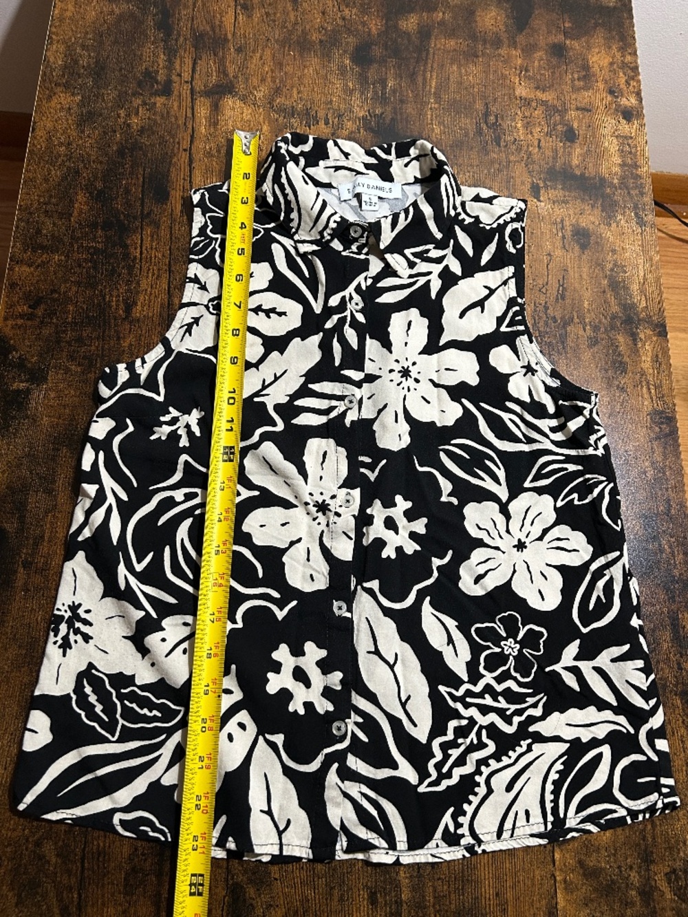 Floral button down sleeveless top